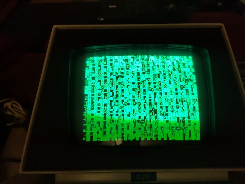 File:Commodore-cbm-scrambled-screen.jpg