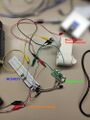 Experimentelles Setups aus modifiziertem Türschlossantrieb, einem Raspberry Pi und 2 MOSFETs.